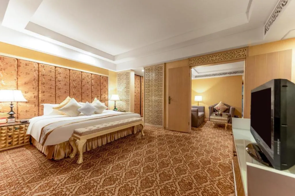 Bed in Yihe Grand Hotel