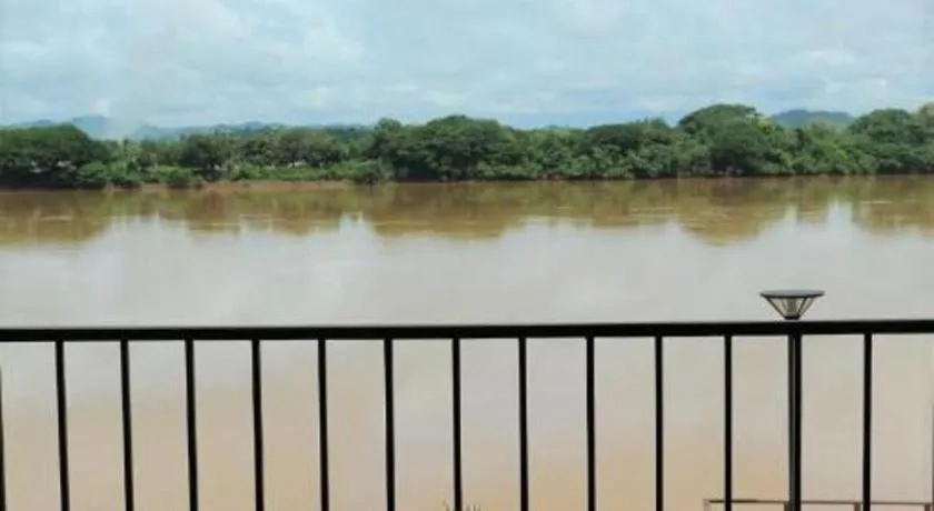 Chic Chiangkhan Hotel