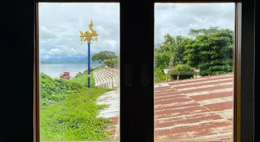 Chic Chiangkhan Hotel