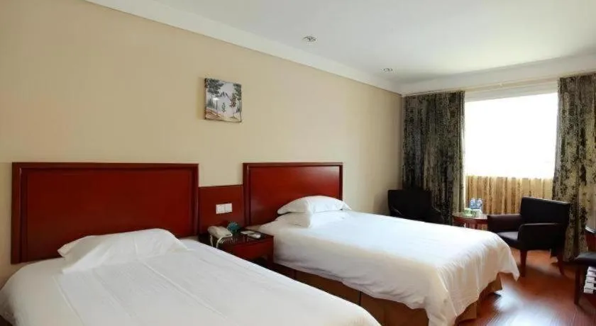 Bed in GreenTree Inn Hefei Chenghuangmiao San Xiao Kou Subway Station Hotel