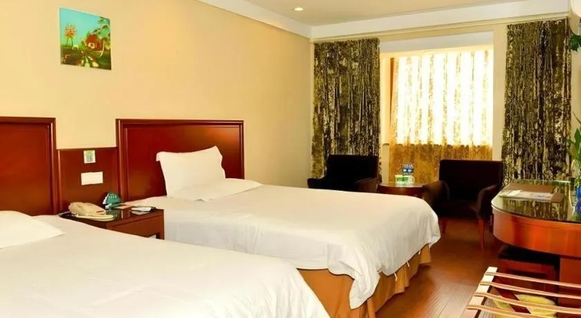 Bed in GreenTree Inn Hefei Chenghuangmiao San Xiao Kou Subway Station Hotel