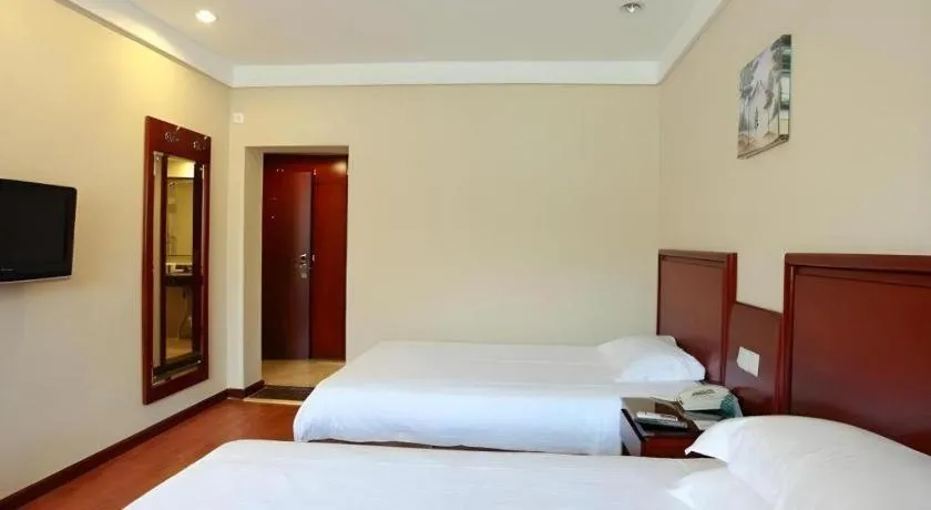 Bed in GreenTree Inn Hefei Chenghuangmiao San Xiao Kou Subway Station Hotel