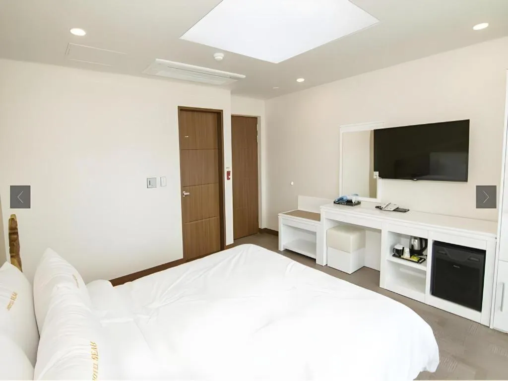 Bed in Sea View Hotel