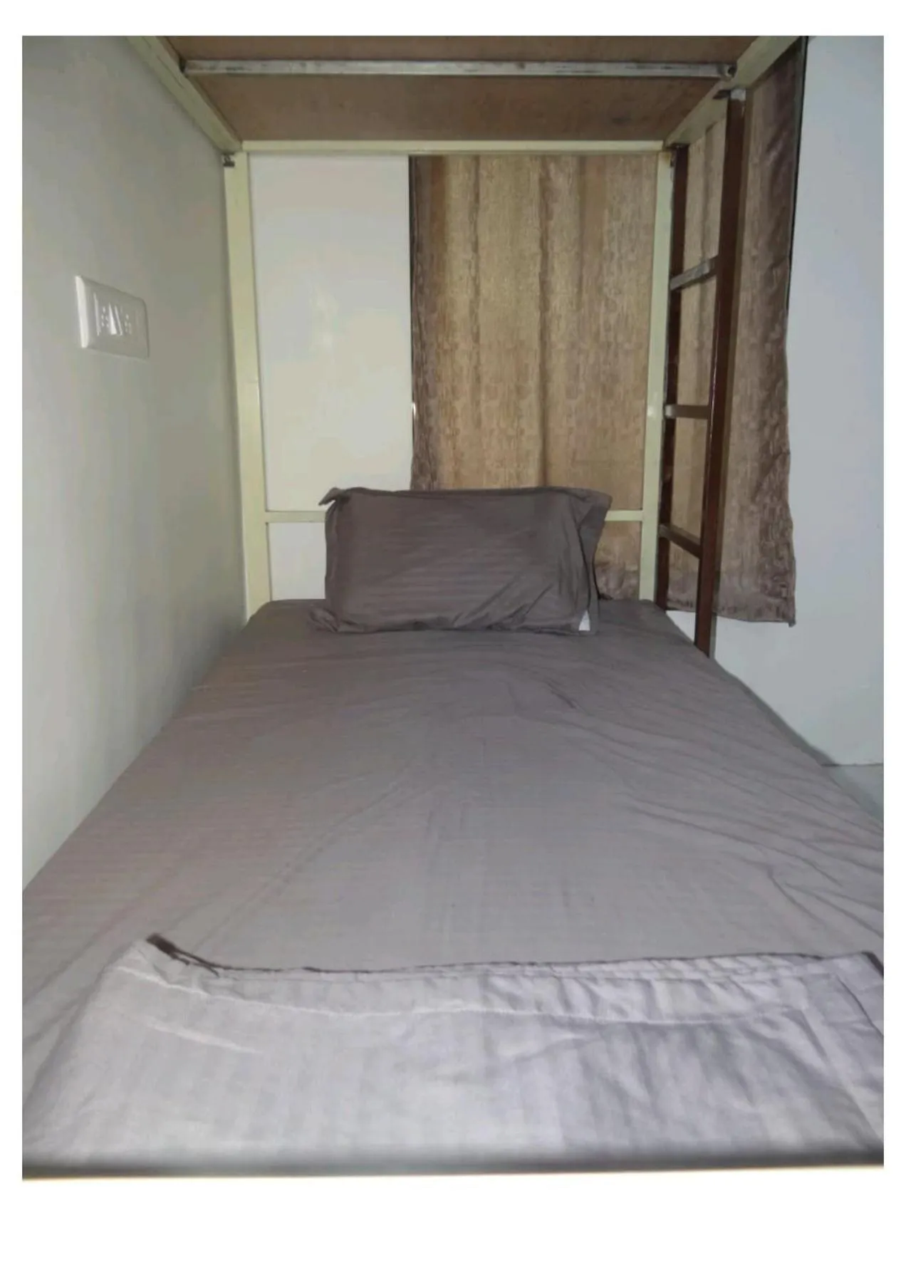 bunk bed, Bed in The Malshej Mist