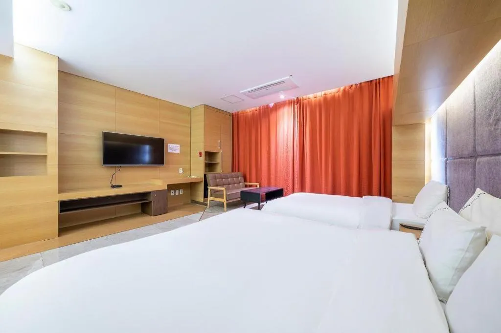 Bed in Business Design Hotel LUV