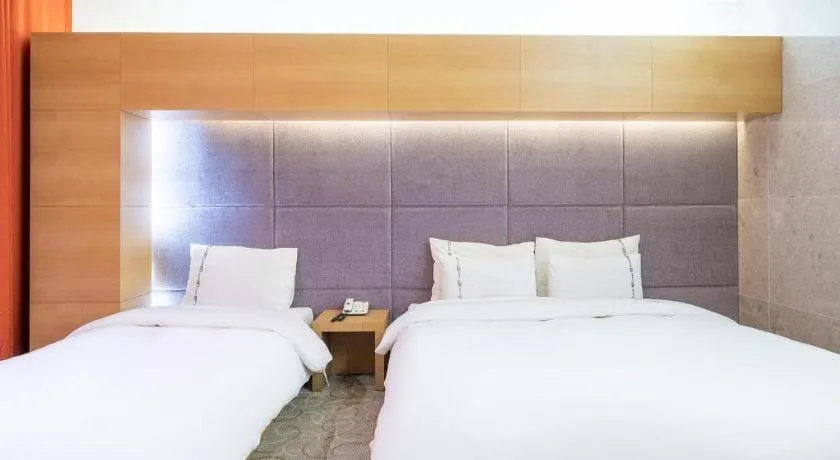 Bed in Business Design Hotel LUV