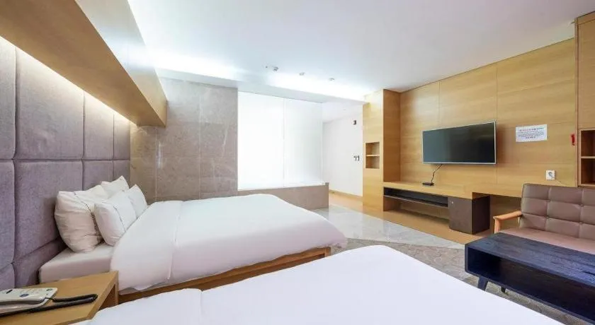 Bed in Business Design Hotel LUV