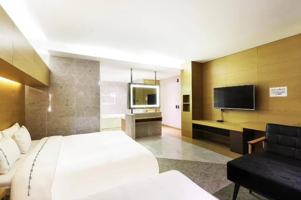 Bed in Business Design Hotel LUV