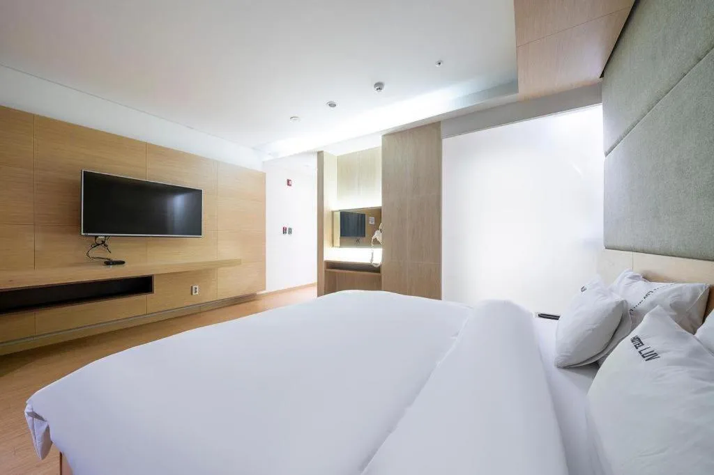 Bed in Business Design Hotel LUV