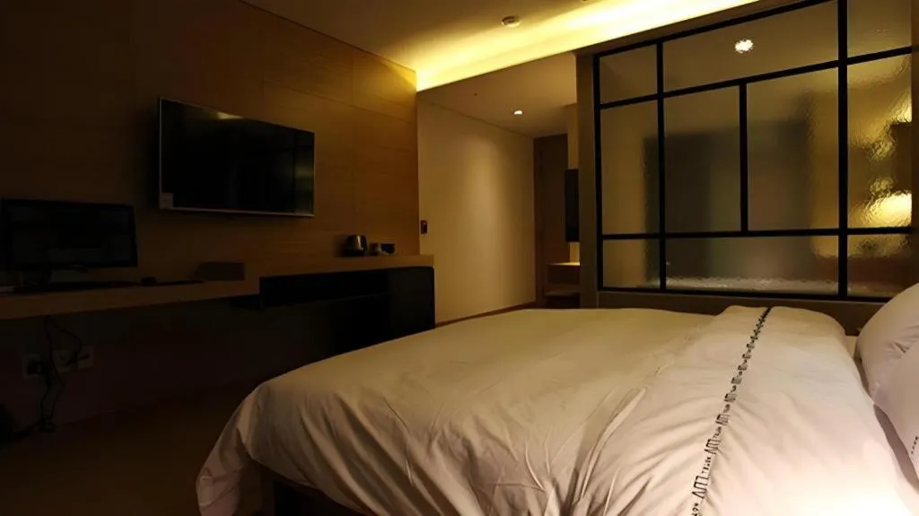 Bed in Business Design Hotel LUV