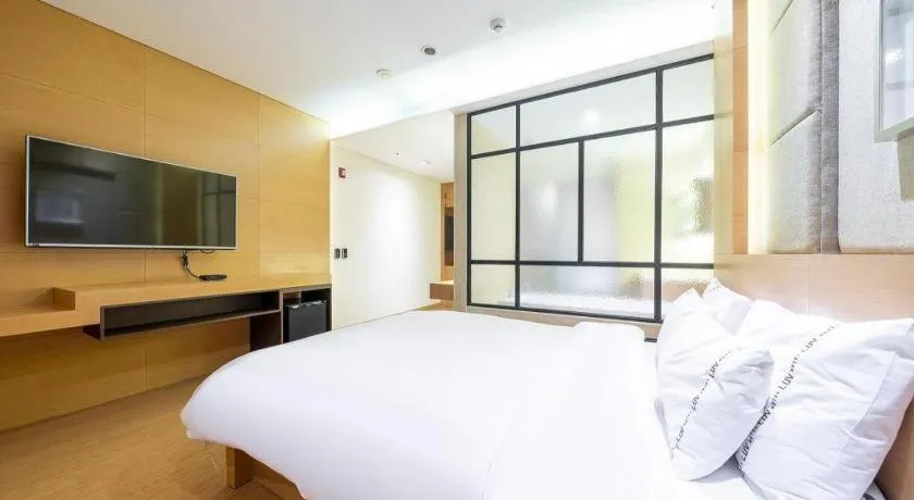 Bed in Business Design Hotel LUV