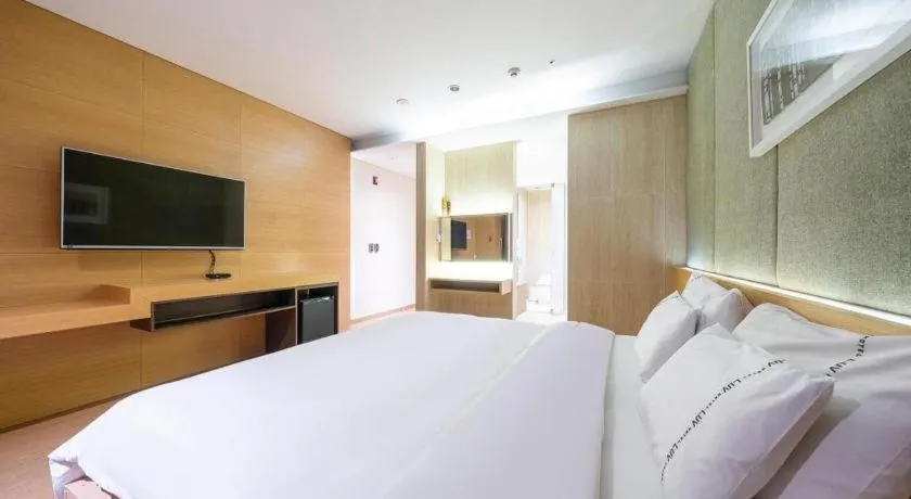 Bed in Business Design Hotel LUV