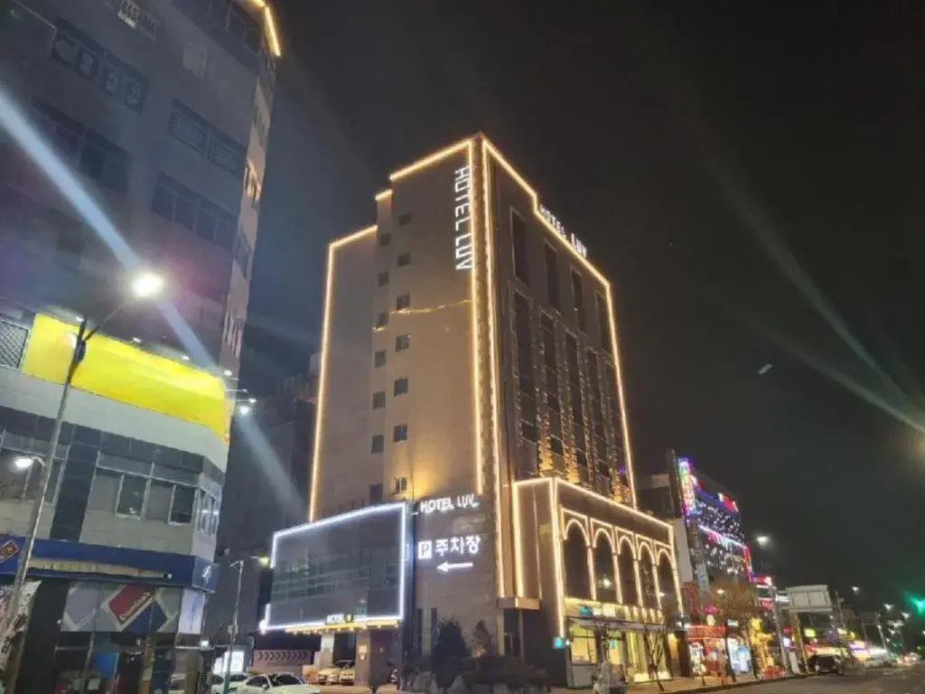 Business Design Hotel LUV Business Design Hotel LUV