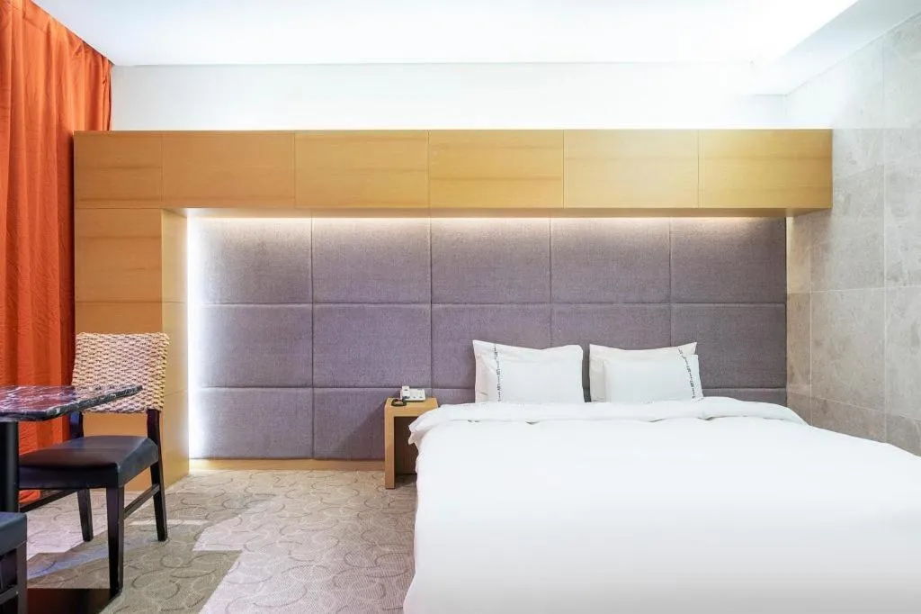 Bed in Business Design Hotel LUV