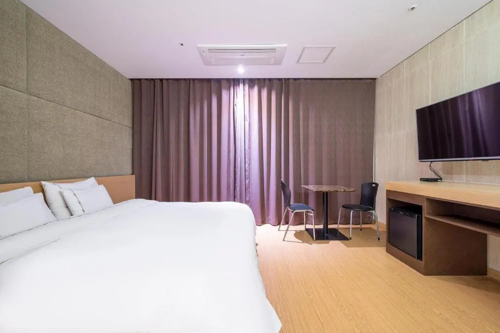 Bed in Business Design Hotel LUV