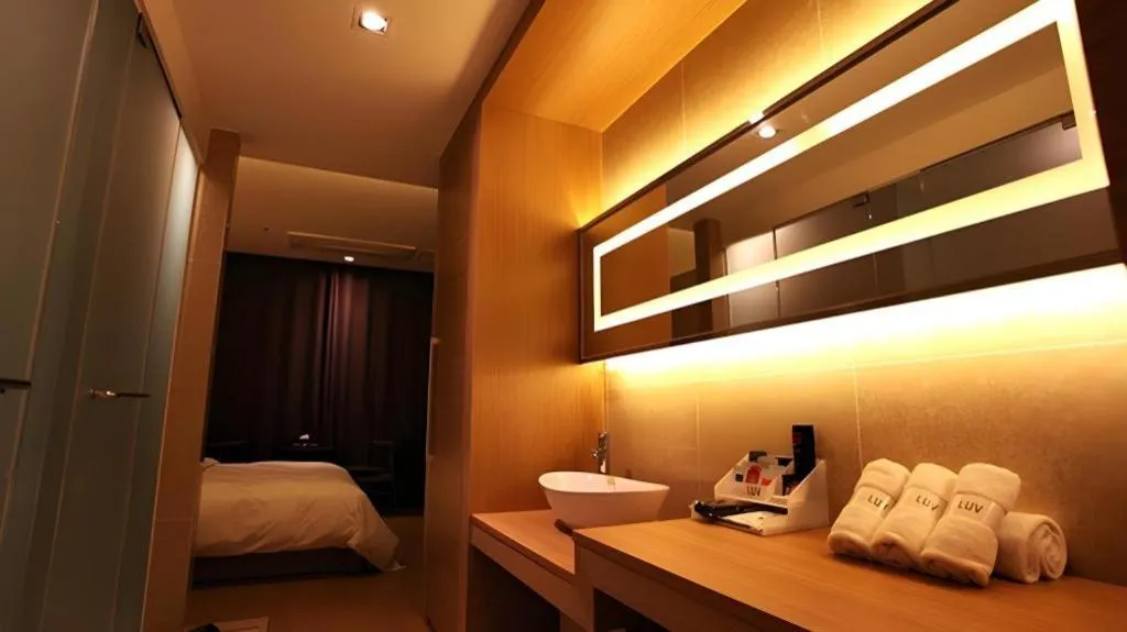 Bed in Business Design Hotel LUV
