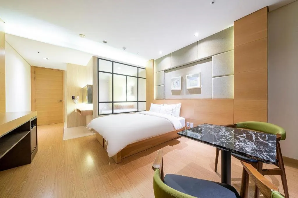 Bed in Business Design Hotel LUV