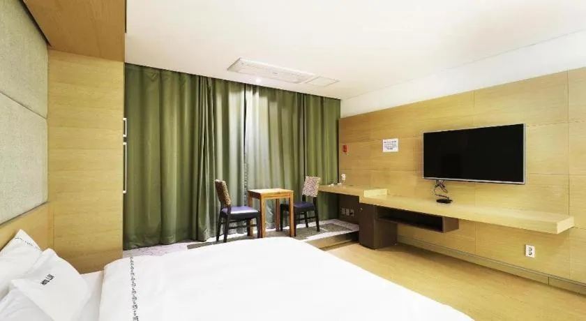 Bed in Business Design Hotel LUV