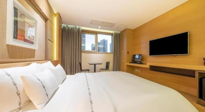 Bed in Business Design Hotel LUV