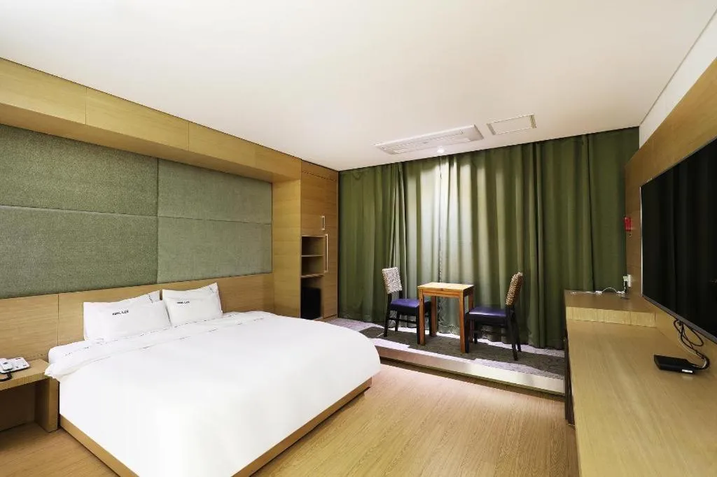 Bed in Business Design Hotel LUV