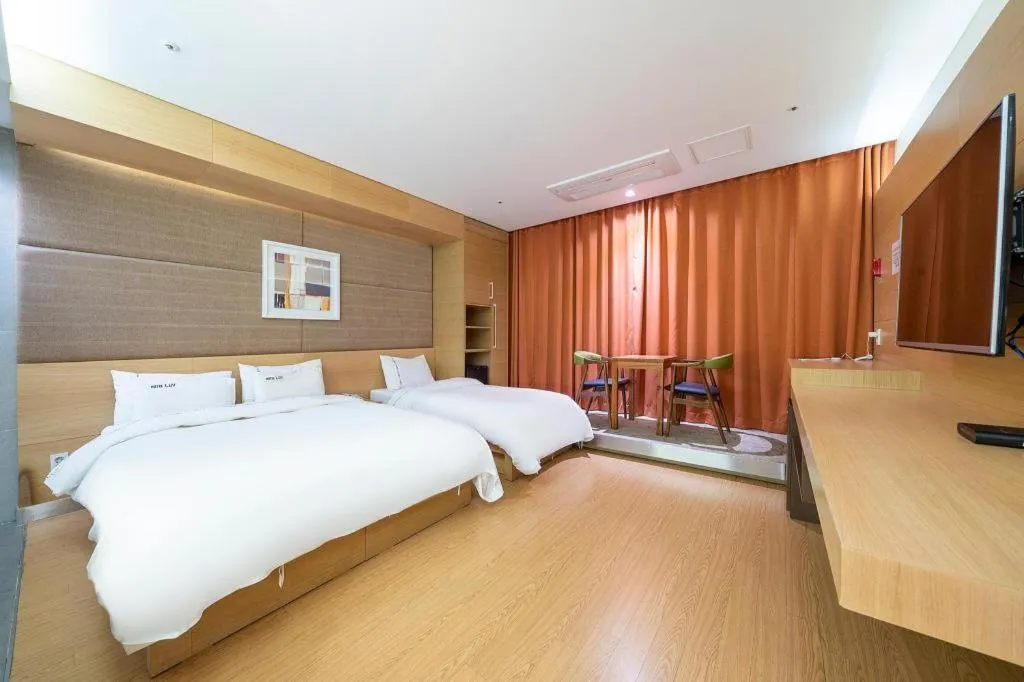 Bed in Business Design Hotel LUV