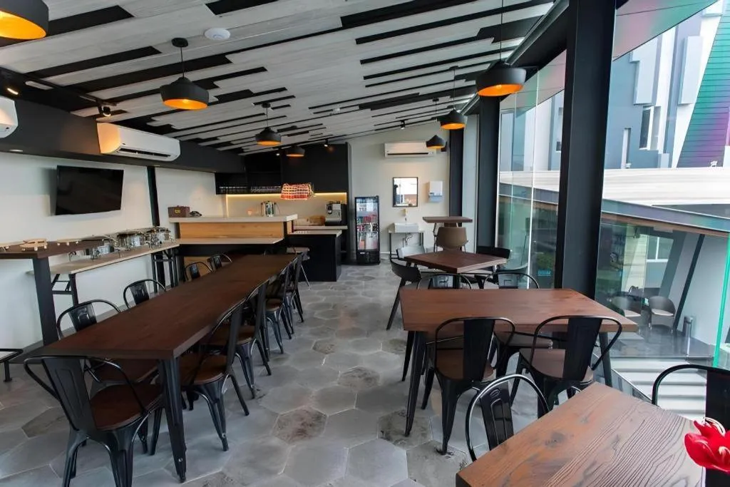 Zoom Dharmahusada Hotel