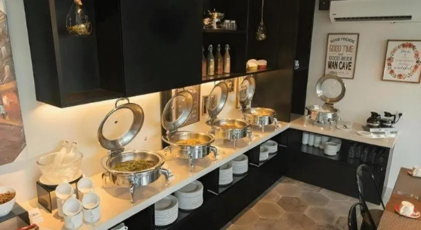 Zoom Dharmahusada Hotel