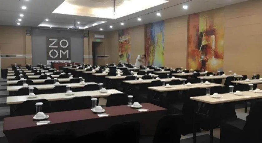 Zoom Dharmahusada Hotel