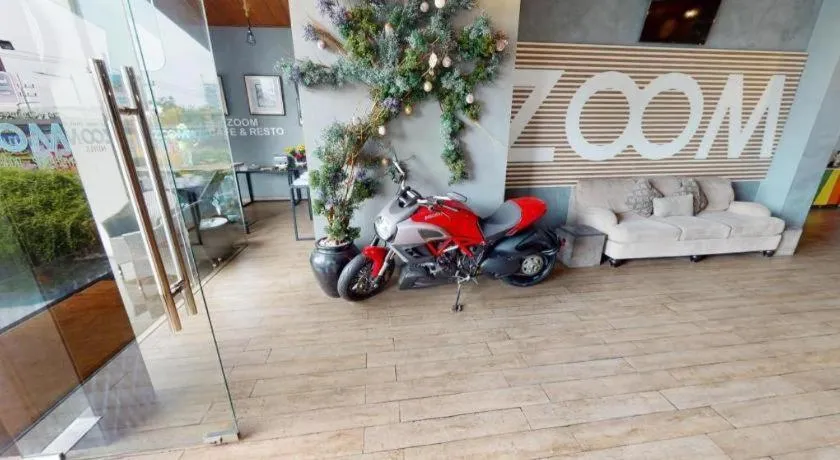 Zoom Dharmahusada Hotel