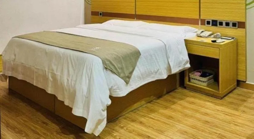 Bed in GreenTree Inn Qingyuan Qinghe Avenue Branch