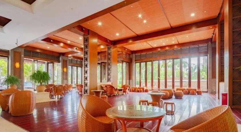 Sanya Shanghai Huating Boutique Resort Hotel