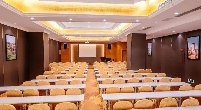 Vienna International Hotel Shanghai Dishui Lake Lingang Wanda