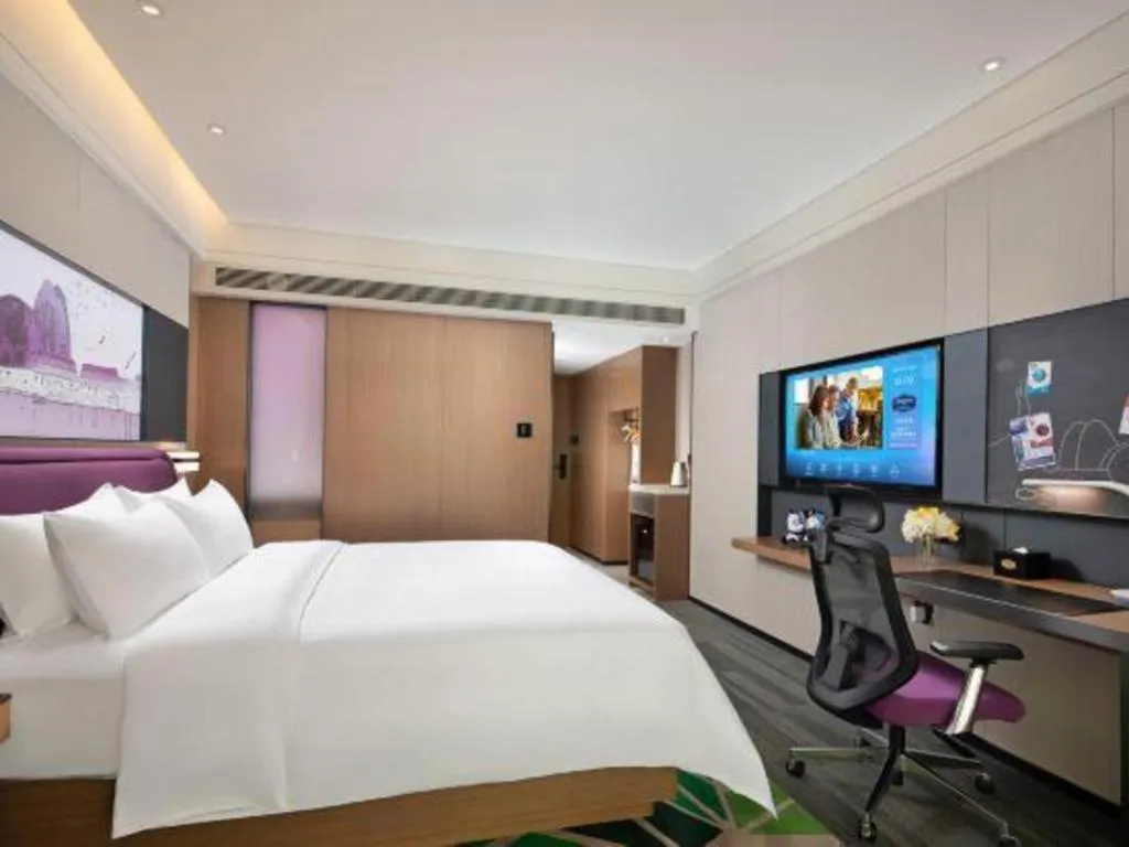 Bed in Hampton by Hilton Zhuhai Doumen