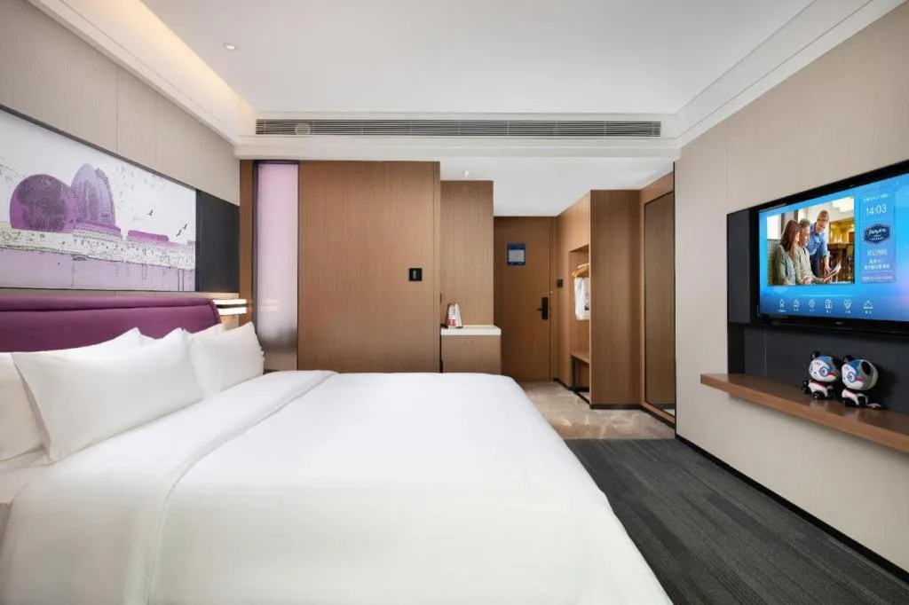 Bed in Hampton by Hilton Zhuhai Doumen