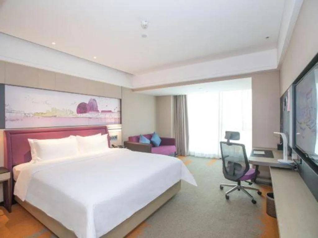 Bed in Hampton by Hilton Zhuhai Doumen