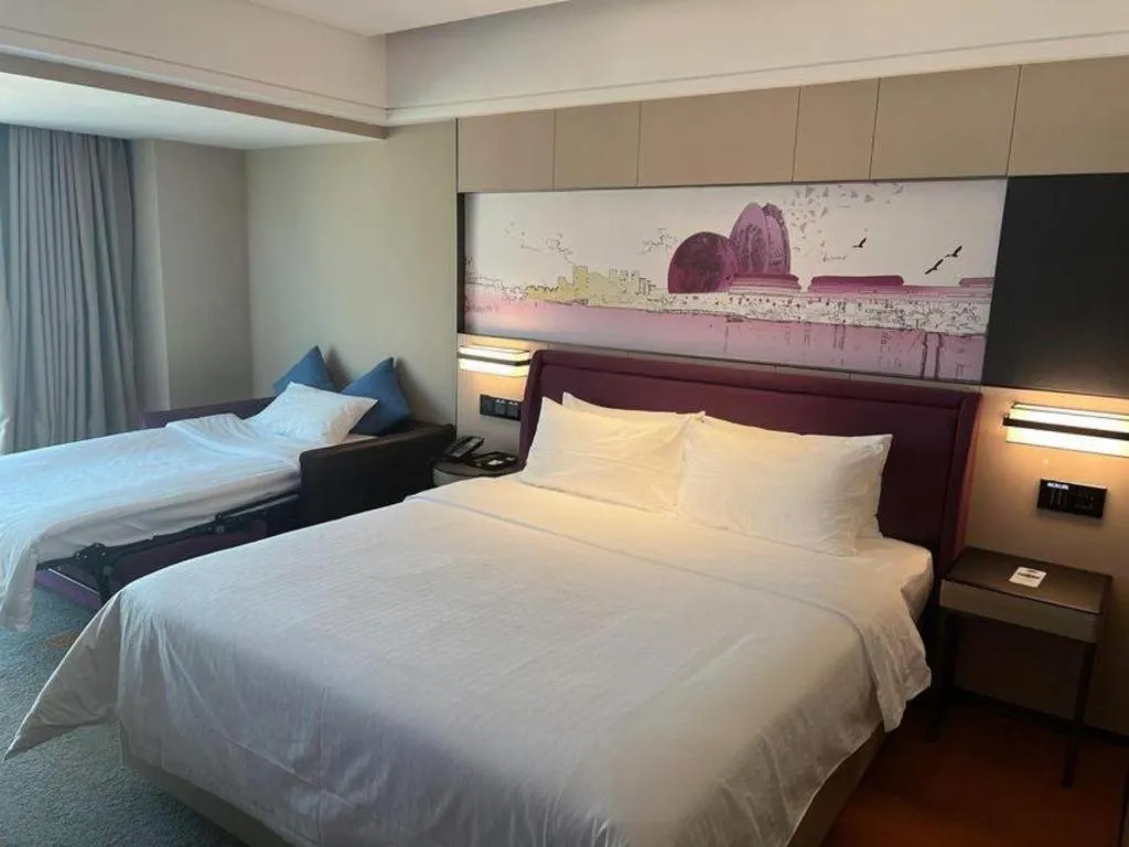 Bed in Hampton by Hilton Zhuhai Doumen