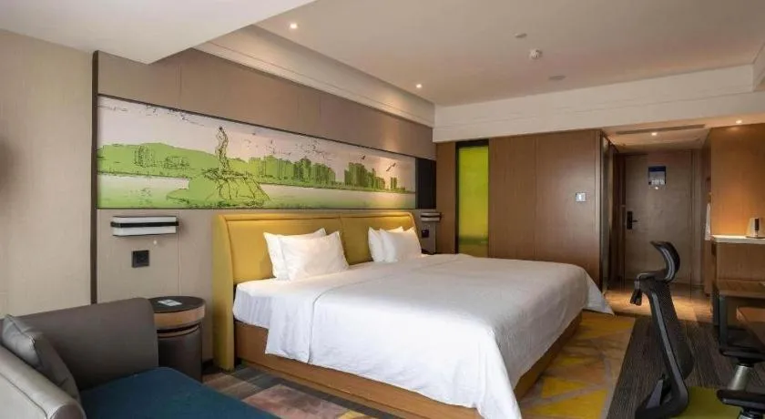 Bed in Hampton by Hilton Zhuhai Doumen