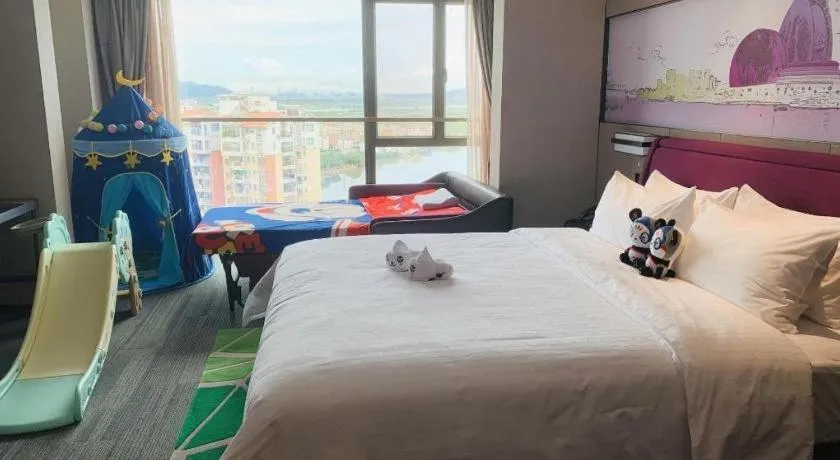 Bed in Hampton by Hilton Zhuhai Doumen