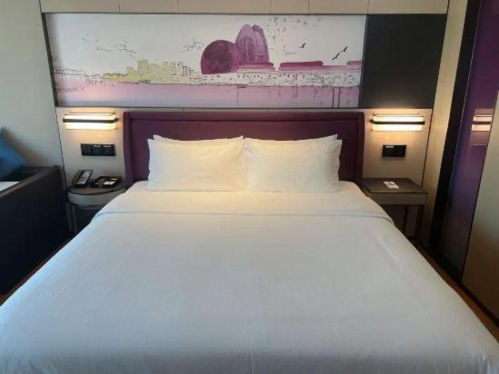 Bed in Hampton by Hilton Zhuhai Doumen