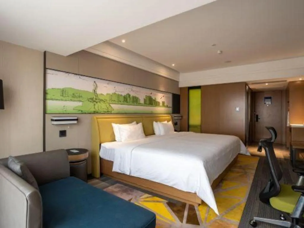 Bed in Hampton by Hilton Zhuhai Doumen