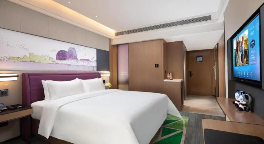 Bed in Hampton by Hilton Zhuhai Doumen