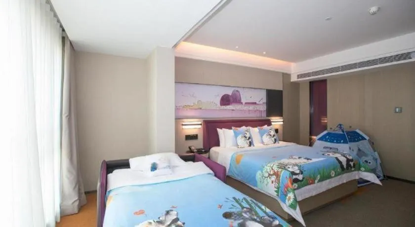 Bed in Hampton by Hilton Zhuhai Doumen
