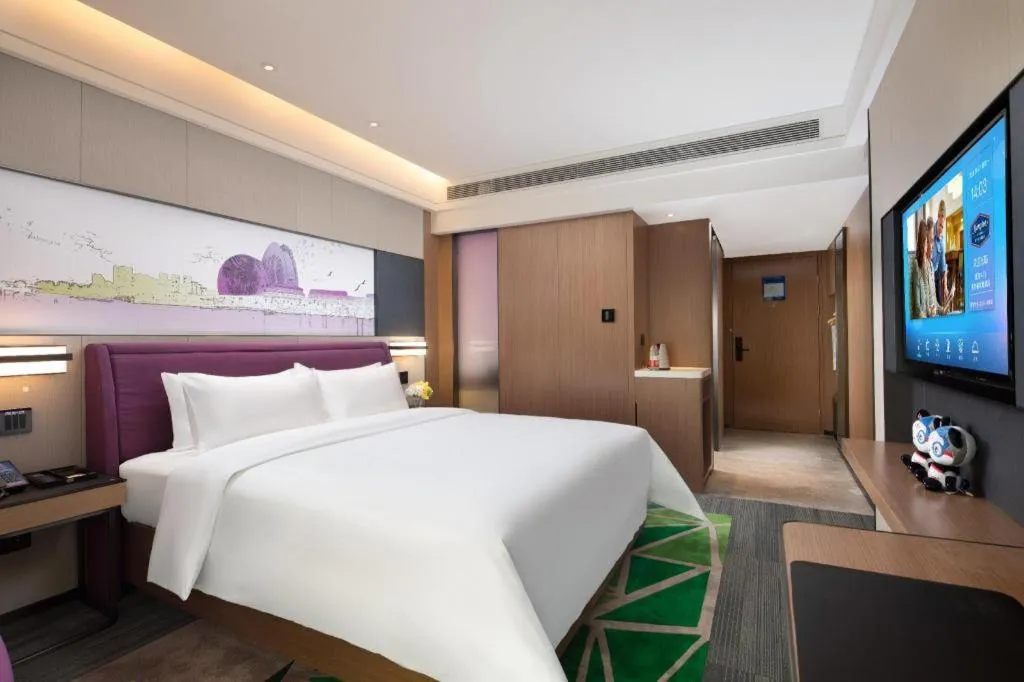 Bed in Hampton by Hilton Zhuhai Doumen