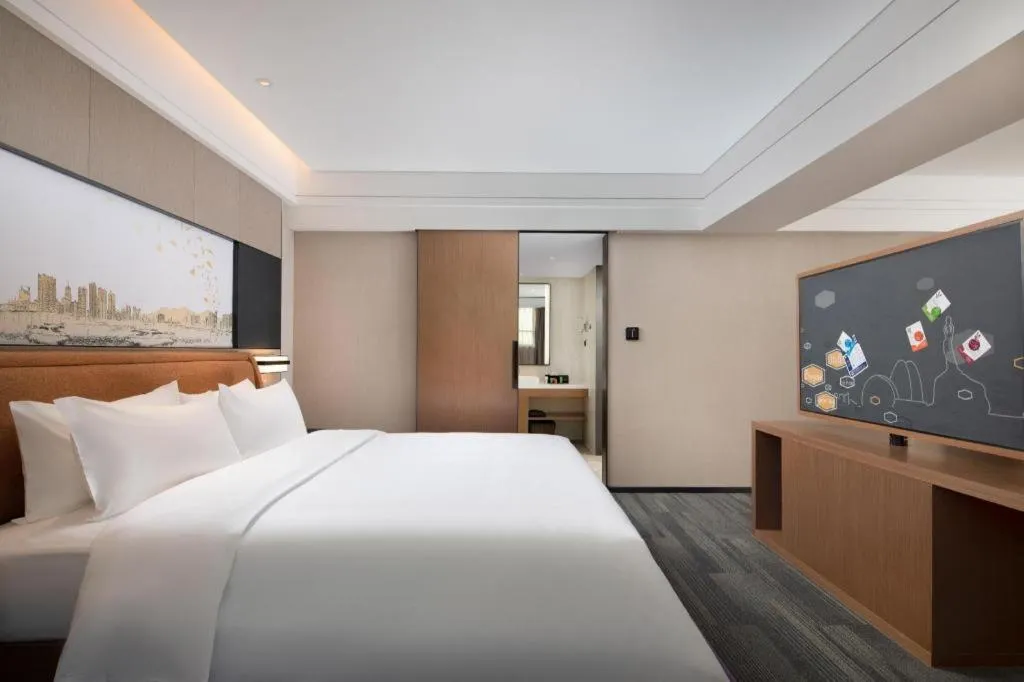Bed in Hampton by Hilton Zhuhai Doumen
