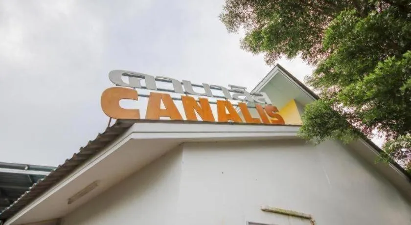 OYO 75310 Canalis Resort