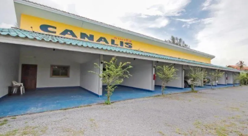 OYO 75310 Canalis Resort