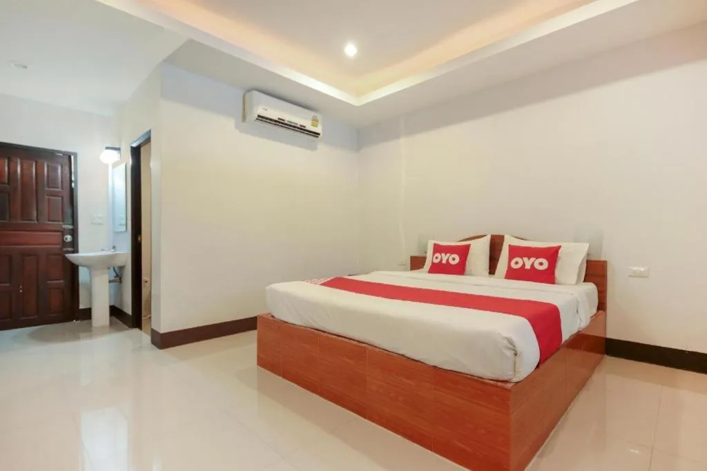 Bed in OYO 75310 Canalis Resort