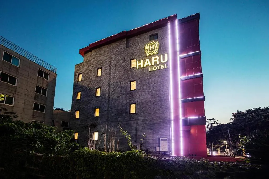 Haru Hotel
