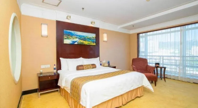 Bed in Qingdao Blue Horizon Hotel Laoshan