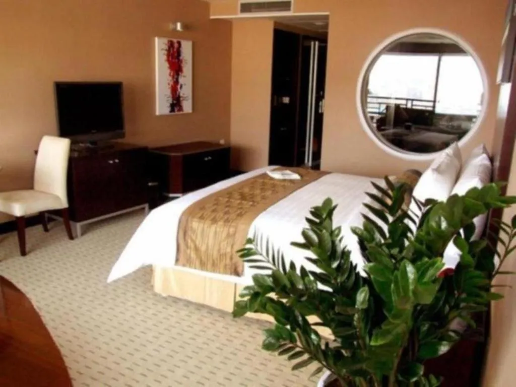 Bed in Qingdao Blue Horizon Hotel Laoshan